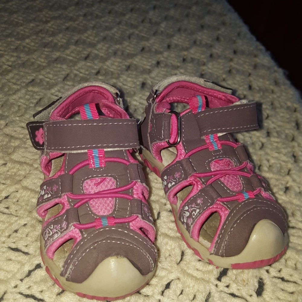 Girls Printed Sandals.